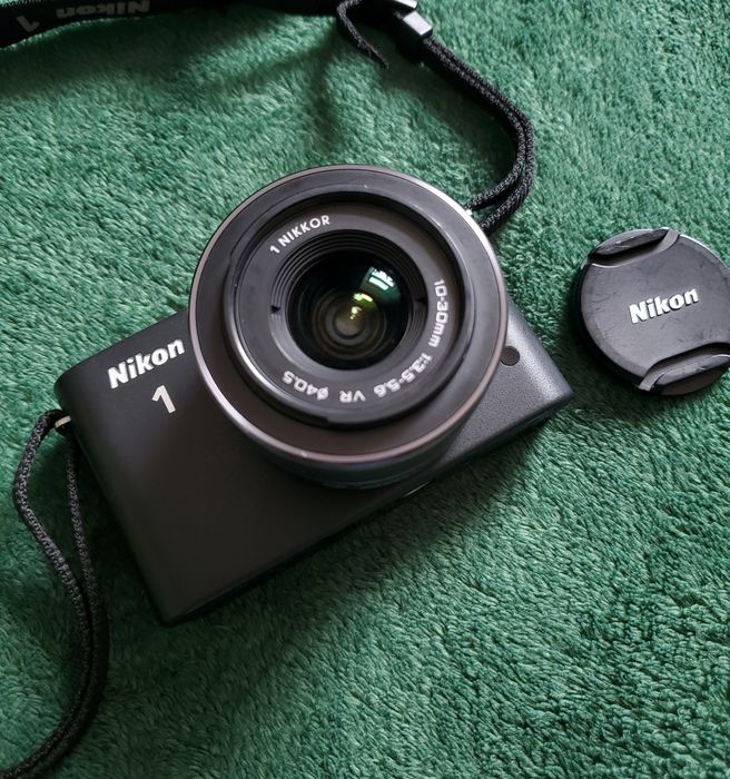 Фотоапарат Nikon 1 J2