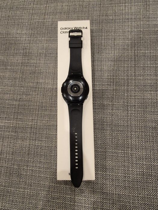 Samsung Galaxy Watch4 Classic LTE 46mm
Caixa e carregador originais
Re