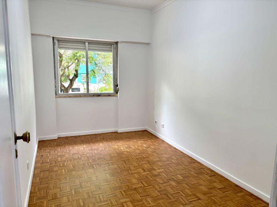 Apartamento T2 Renovado no Centro de Mem Martins