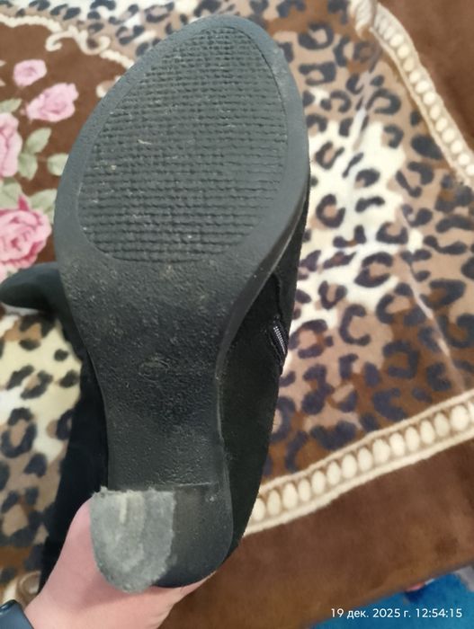 Продам взуття кожані і замшеві