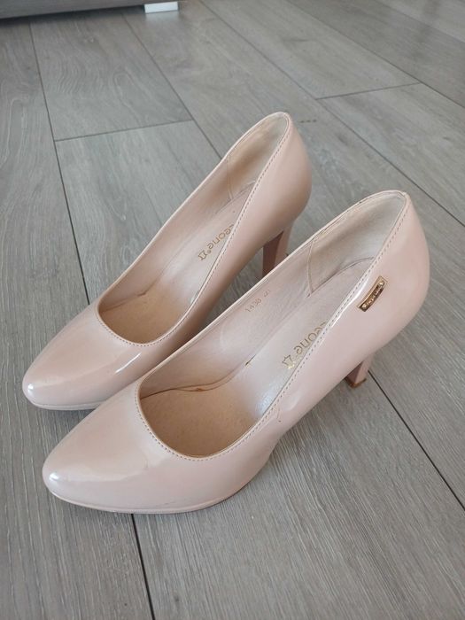 Buty na obcasie damskie