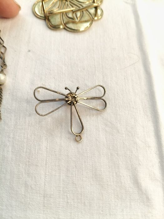 Stare zawieszki i klamra PRL