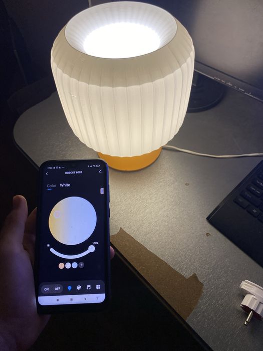 Лампа з зміною кольору