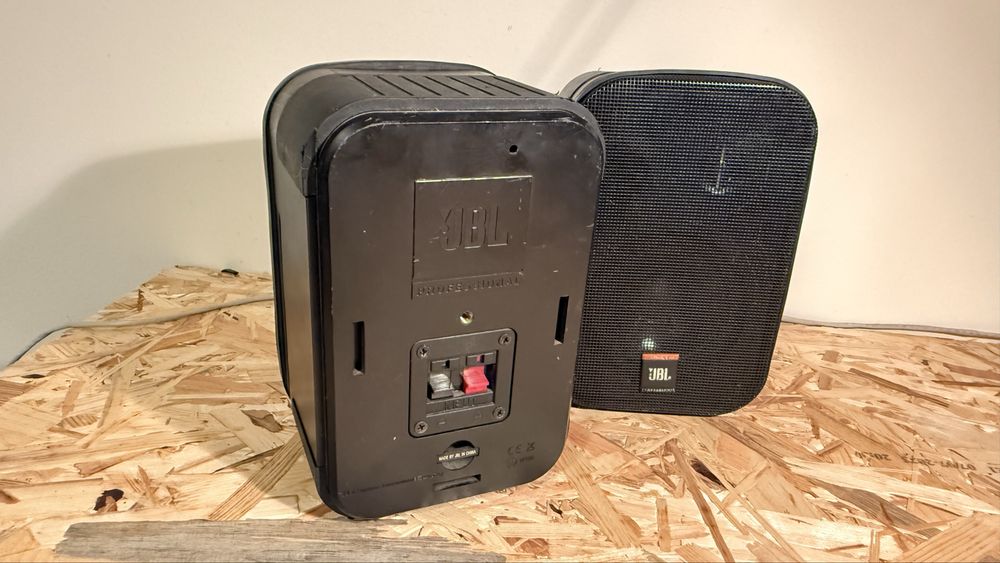 JBL Control 1 Pro – Par de colunas profissionais