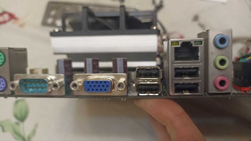 материнська плата Biostar N68S3+ з процессором Athlon II X2 250 3.0ГГц