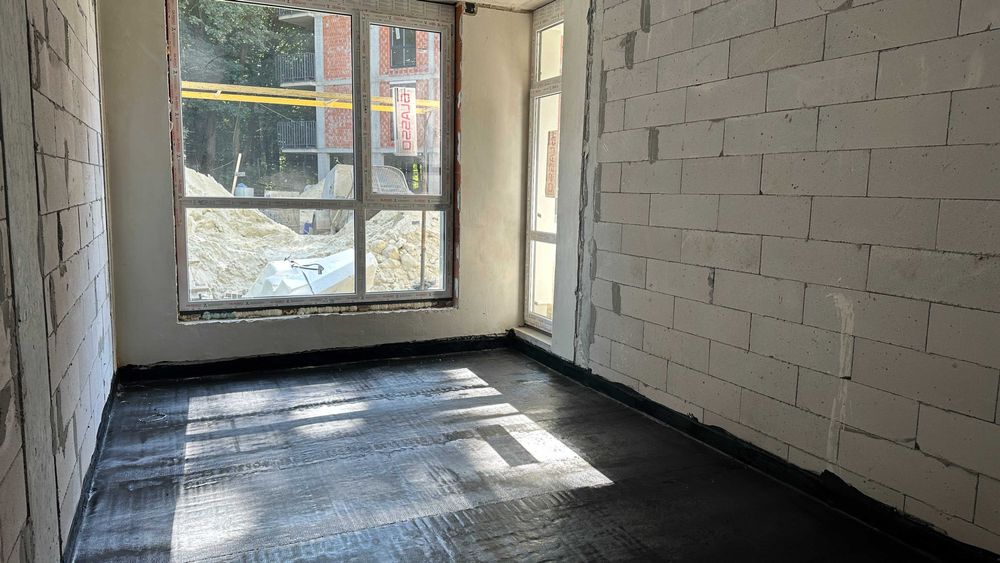 Продаж 2-к квартири + власне патіо, площа: 72.2 м², Брюховичі