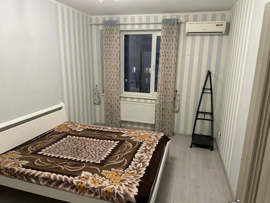 Кімната Позняки для дівчини без власників  є генератор для ліфту