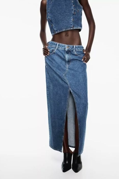 Блакитна джинсова максі спідниця   від  ZARA