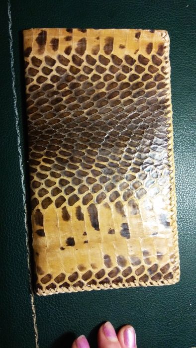портмоне из шкуры питона