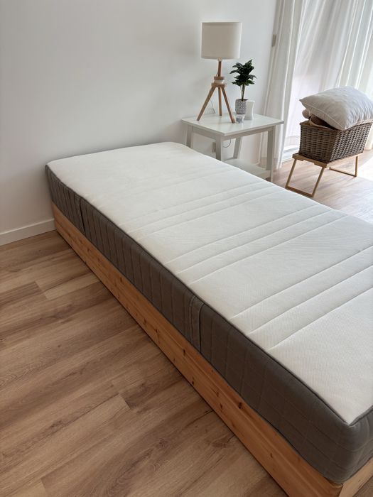 Sommier, estrado e colchao Ikea