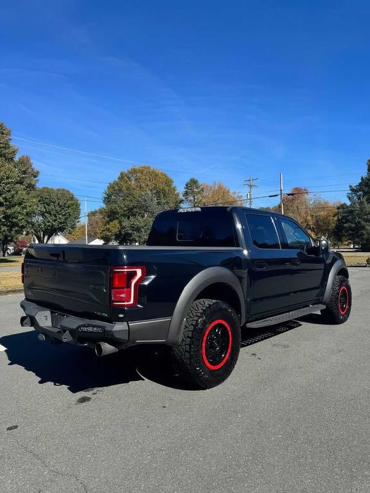Ford F-150 Raptor      2018