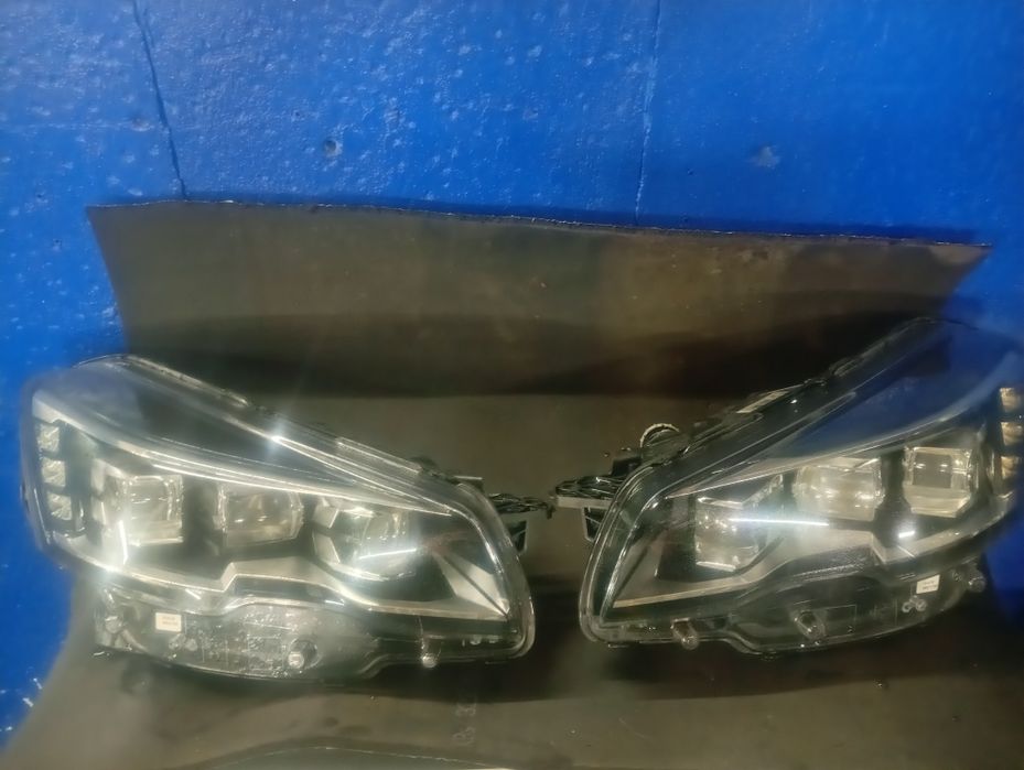 Lampy przednie Peugot 508 rxh