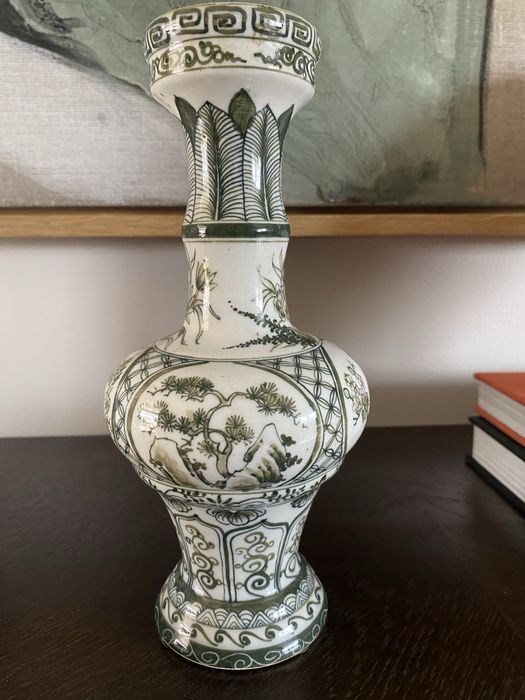 Stary azjatycki wazon recznie malowany