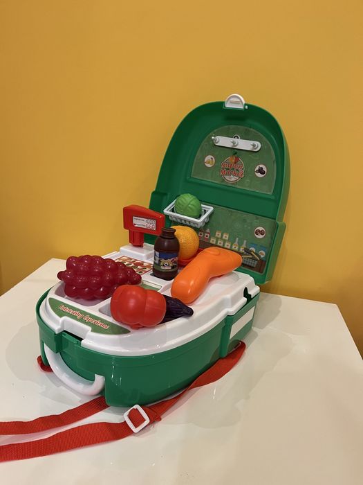 Супермаркет рюкзак каса