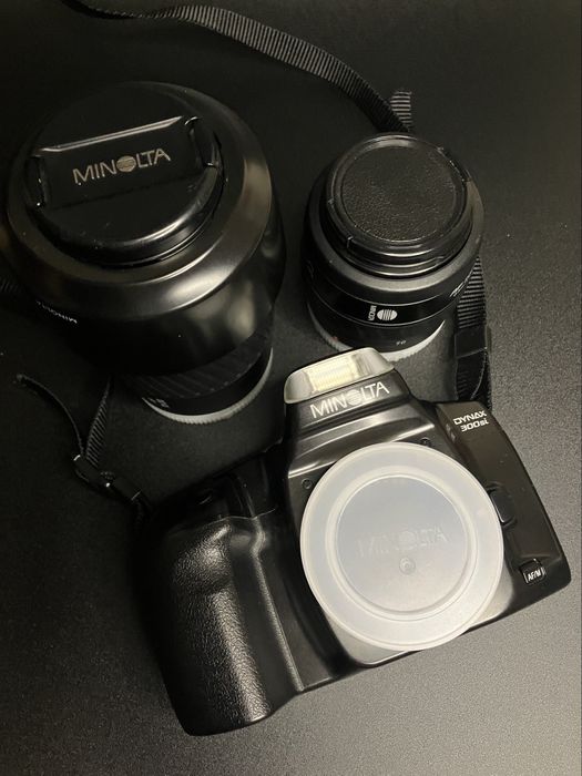 Плівкова камера Minolta Dynax 300si