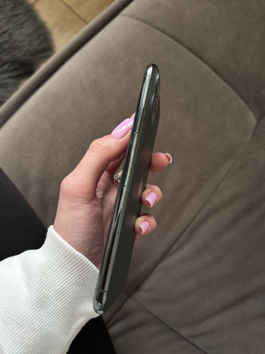 Продам Iphone 11 pro max 64gb