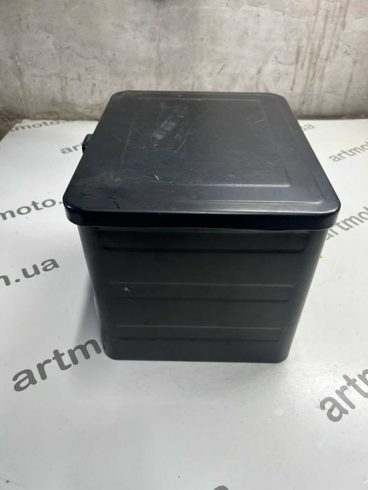 Японський залізний кофр