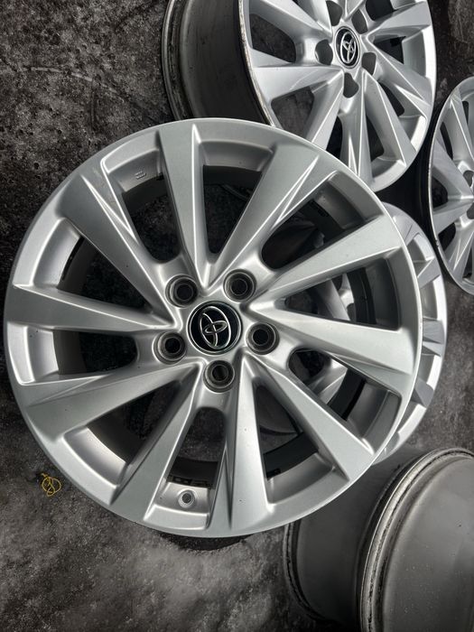 5/114.3 R17 Toyota Camry диски
