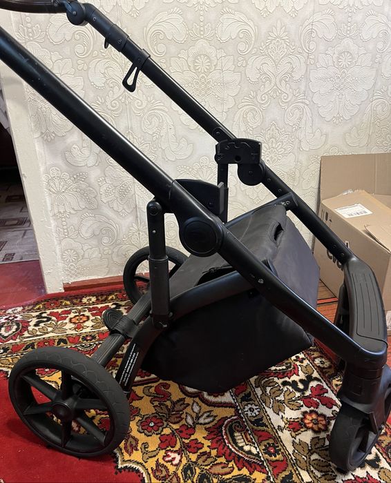 Продам коляску  Roan Bass Next  2 в 1 в отличном состоянии всё исправно.