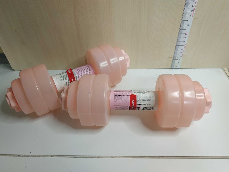 Набор из 2 гантелей, наполняемых водой для регулировки их веса