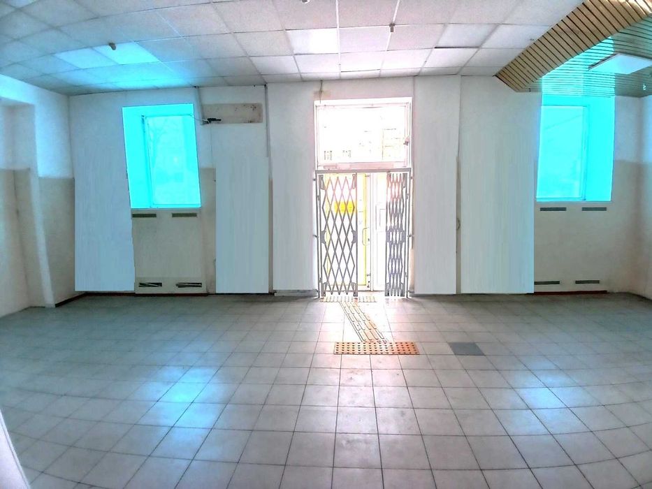 Фасадное торговое помещение 115м пр.Соборный, р-н ТРЦ Украина