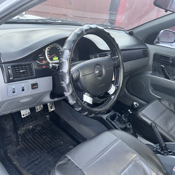 Продам шевроле Лачеті