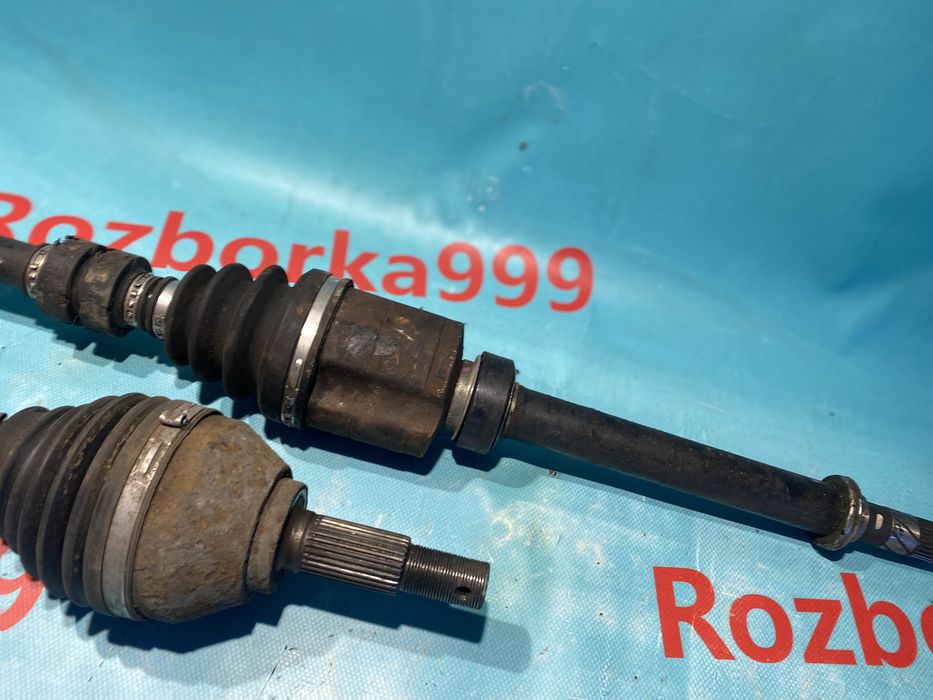 Полуось Nissan Qashqai j10 2.0dci привід шрус Кашкай дж10 привод правий лівий  2.0 дизель кулак R9M