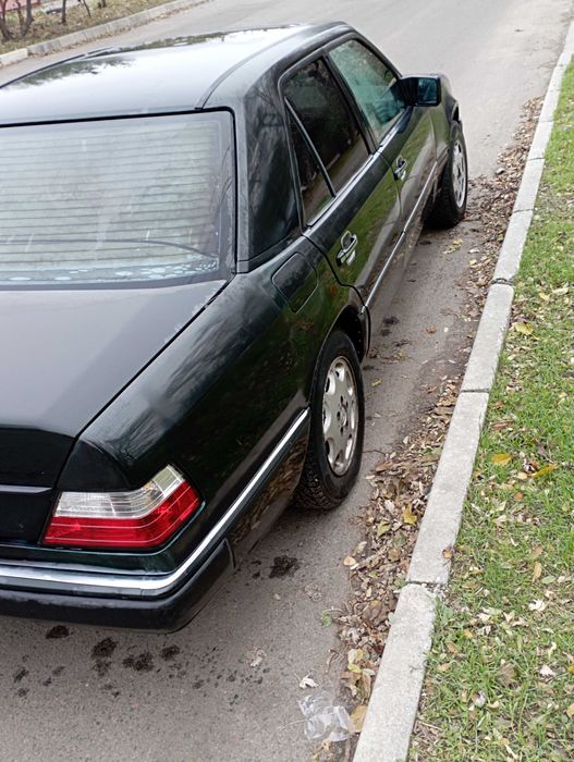 Продам Мерседес W124 E300 4 matic