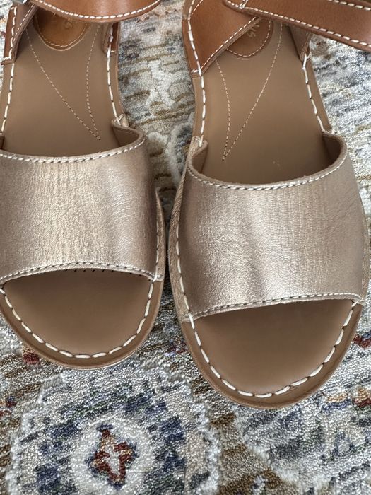 Sandały nowe skórzane damskie Clarks w rozmiarze 37.5
