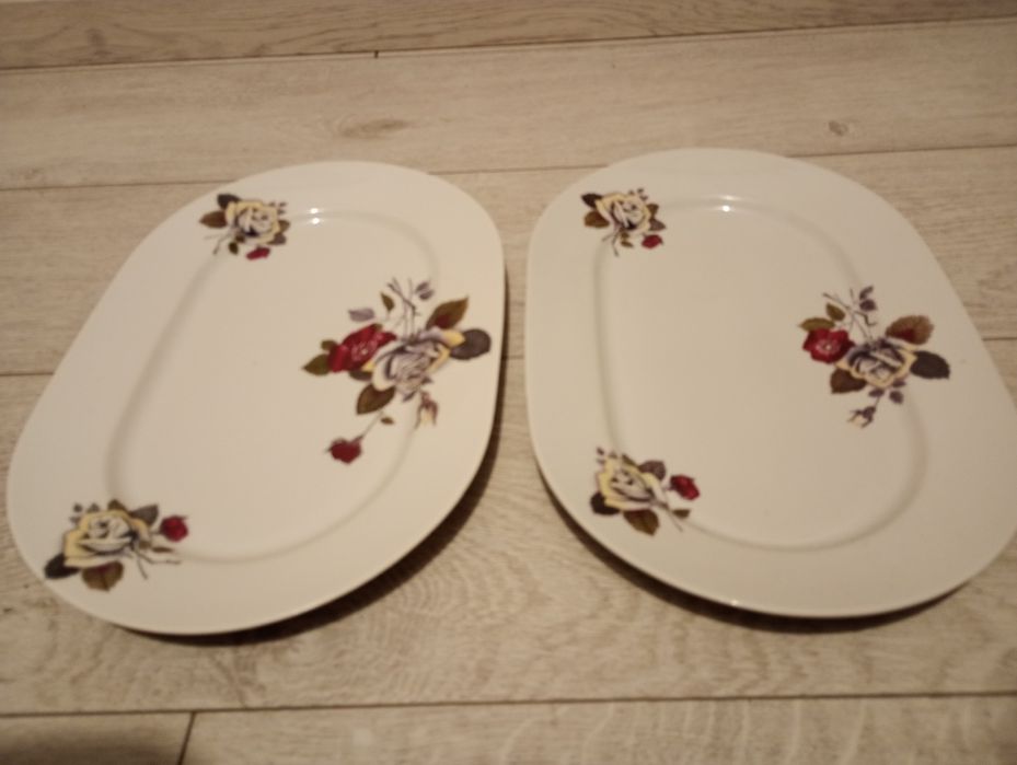 Dwa duże półmiski