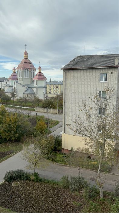 Здам в оренду двокімнатну квартиру.