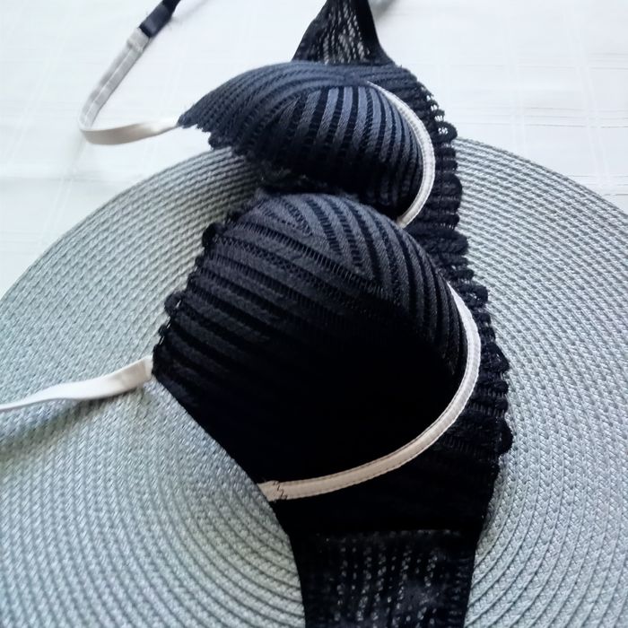 Biustonosz push up, koronkowy Intimissimi  75B