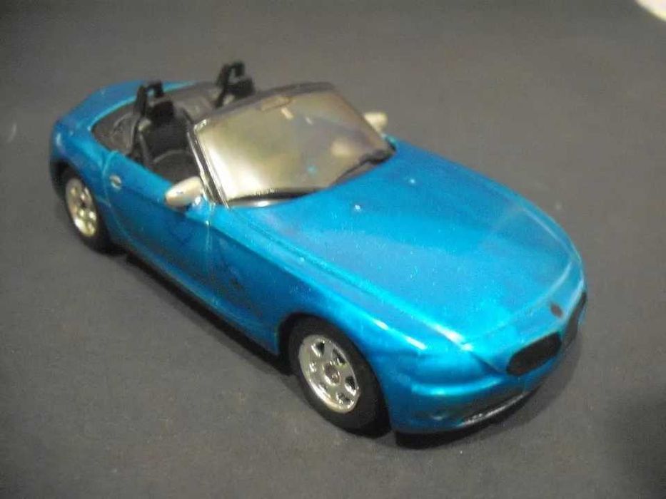 BMW Z4 - WELLY 1:64 Diecast Vehicle Model Car