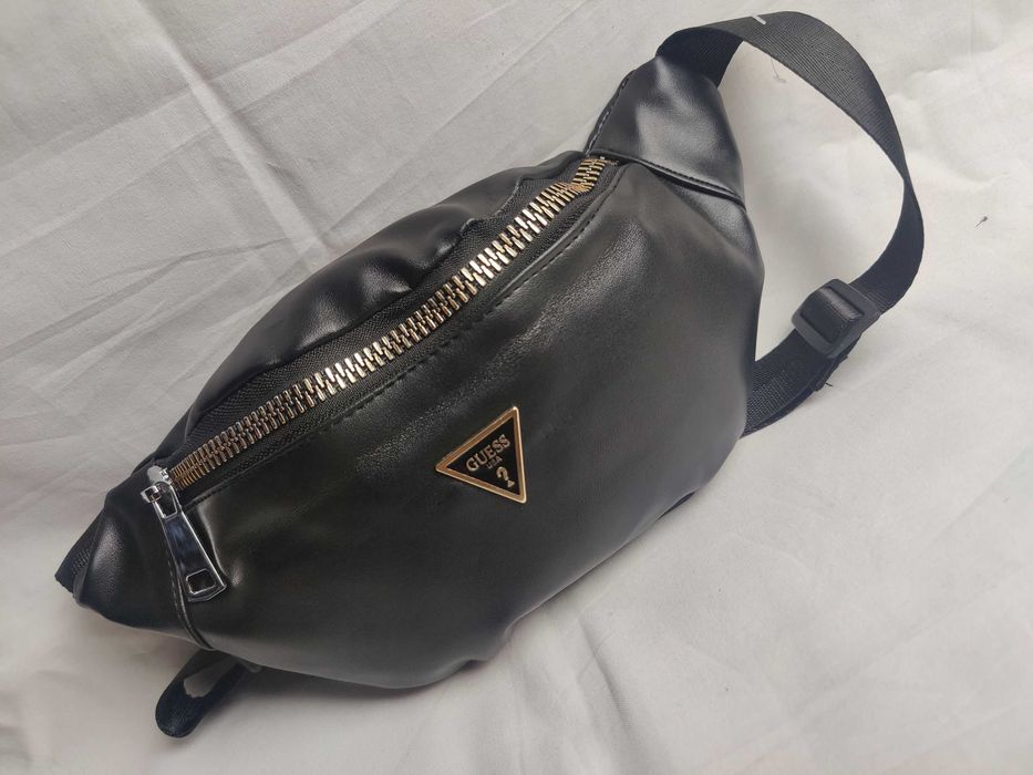 Saszetka nerka Guess trojkat znaczek nowość