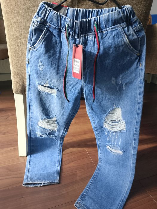 Sprzedam jeansy damskie nowe