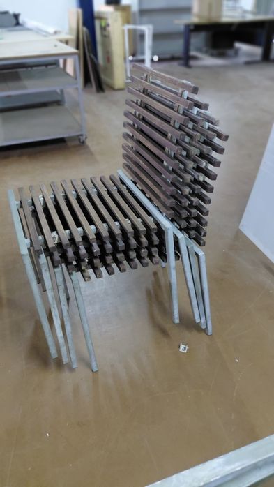 Mesa exterior 170x95x74h (Desmontavel) +4 cadeiras+2 cadeiroes