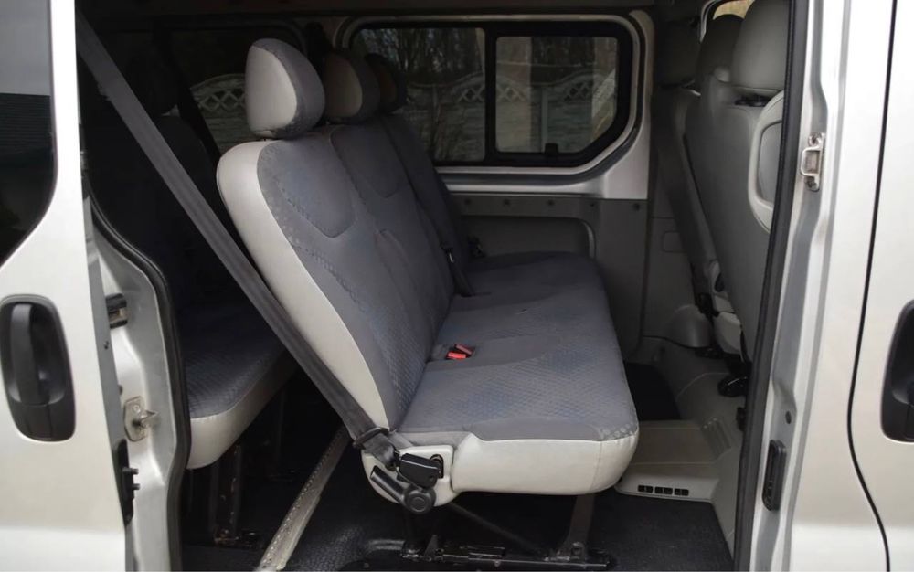 Renault Trafic 2.0 d 2008 року.