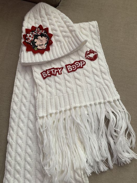 Комплект шапка +шарф