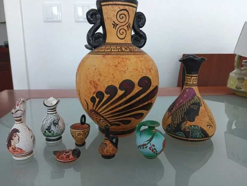 Conjunto antigo 8 Peças de cerâmica Gregas. Como Novas!	 Feitas e pintadas á mão*