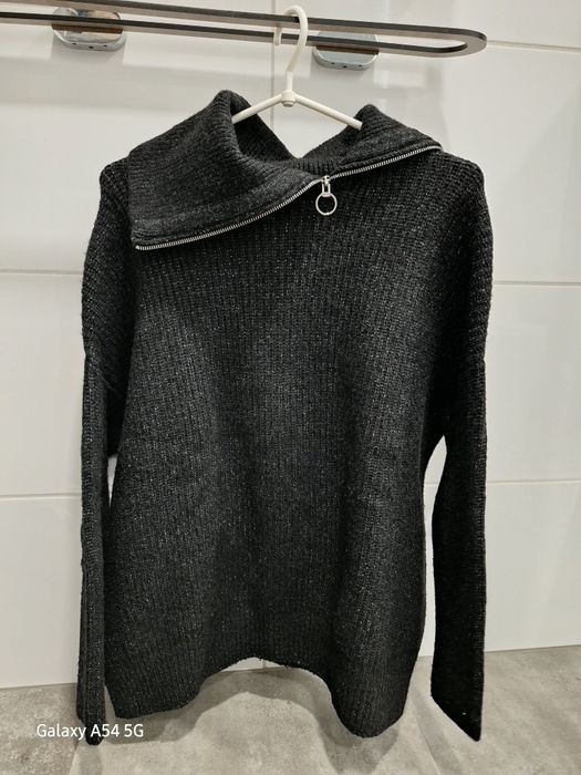 Zestaw swetrów w rozmiarze M