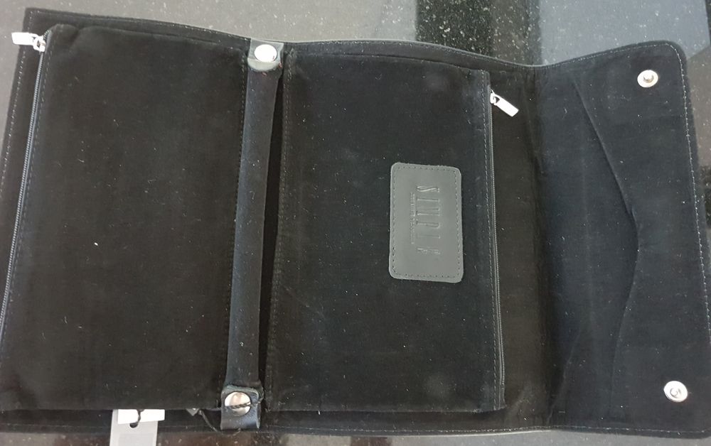 Czarna torebka , skórzana kopertówka simple