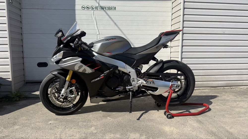 aprilia rsv4 1100 2021рік