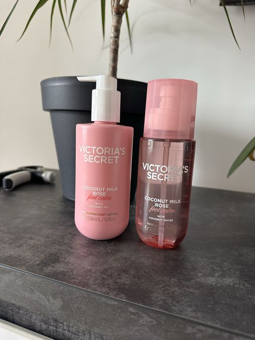 Набір лосьйон і спрей coconut milk rose victorias secret
