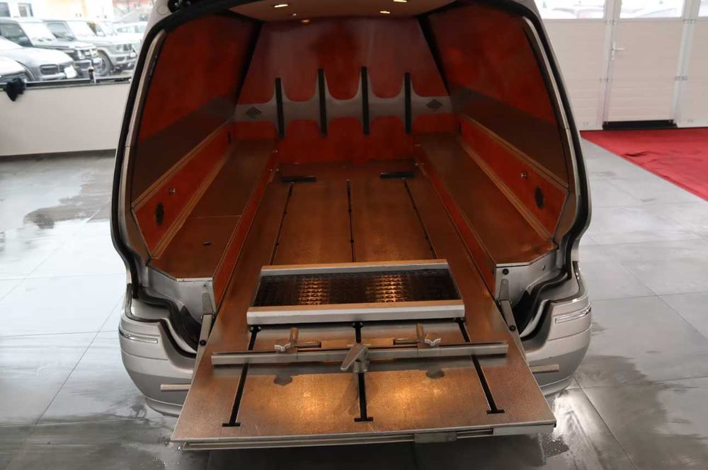 Катафалк Mercedes-Benz E 270 CDI