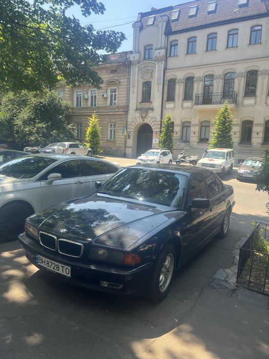 Продам в збереженому стані Bmw 728