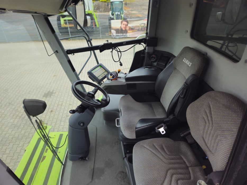 Claas Lexion 760TT + V930