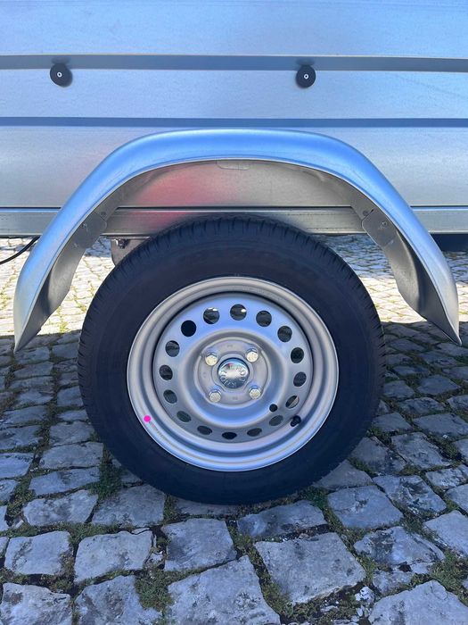 Atrelado para grande volume de carga geral! Reboque NOVO de 2560x1340