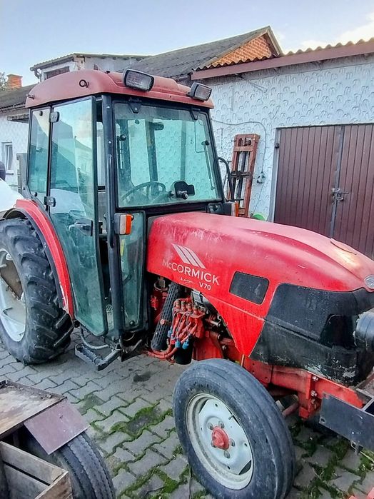 Ciągnik sadowniczy McCormick v70