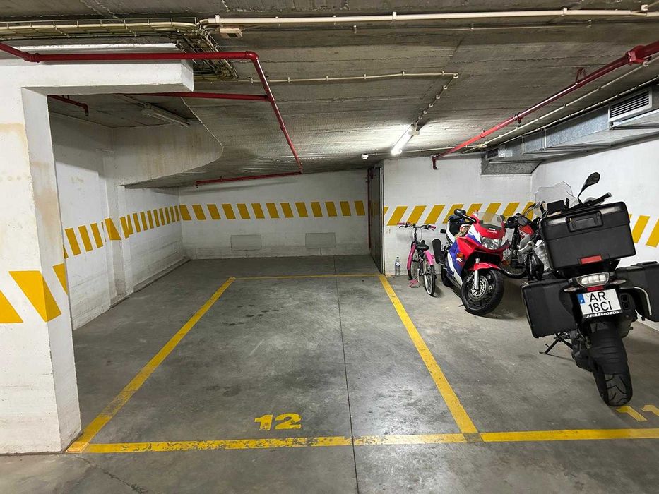 aluguer de lugar de estacionamento (Lisboa, junto à Avenida de Berna)