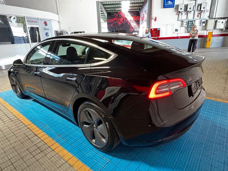 Tesla Model 3 Standard Range Plus RWD